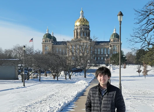 Ben in front of the Iowa Capitol Building